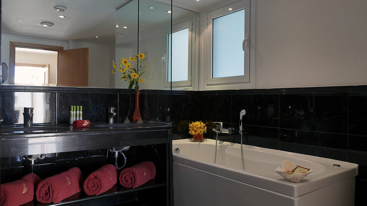 Exclusive Collection - Seafront 1Bedroom Suite Sea View